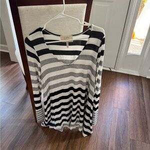 Puella Black and White Striped Women's Tunic (Anthropologie)